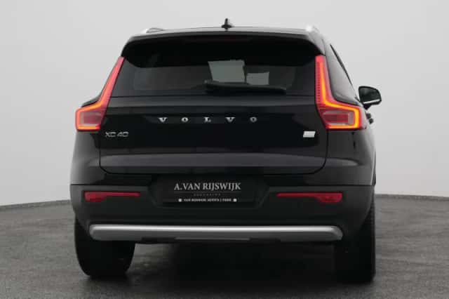 Volvo XC40 (2023) thumbnail 10