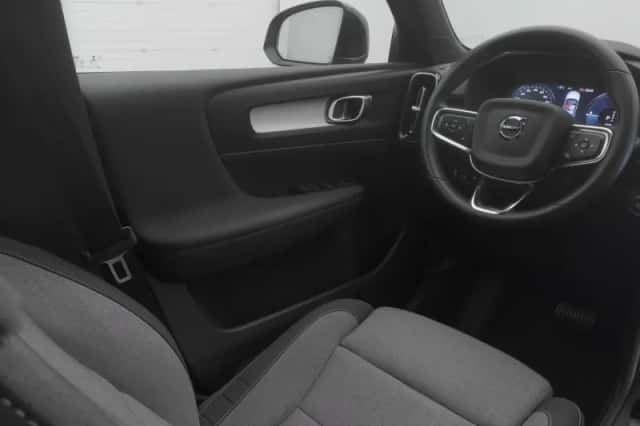 Volvo XC40 (2022) thumbnail 11