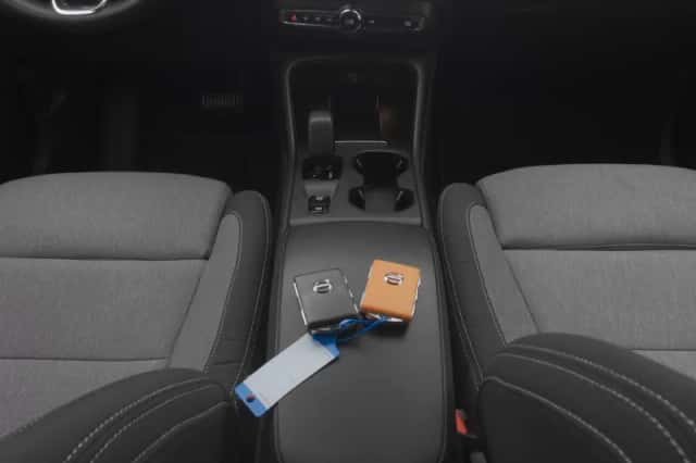 Volvo XC40 (2022) thumbnail 12