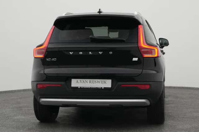 Volvo XC40 (2022) thumbnail 10