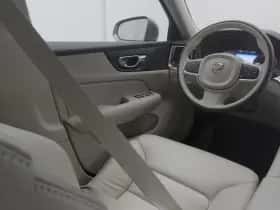 Volvo V60 (2022) thumbnail 11