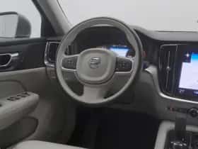 Volvo V60 (2022) thumbnail 7