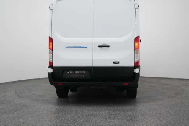 Ford E-Transit (2023) thumbnail 11