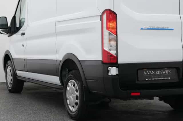 Ford E-Transit (2023) thumbnail 19