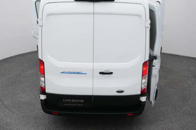 Ford E-Transit (2023) thumbnail 30