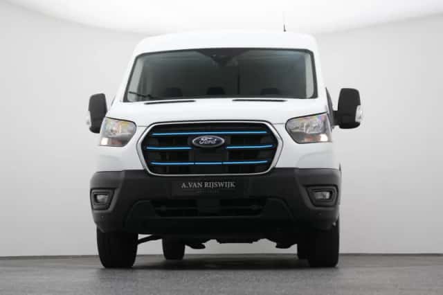 Ford E-Transit (2023) thumbnail 36