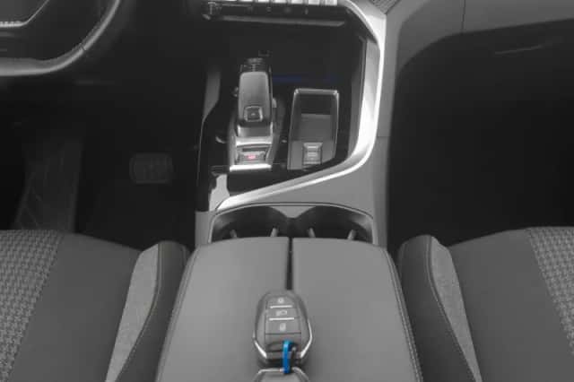 Peugeot 5008 (2021) thumbnail 12