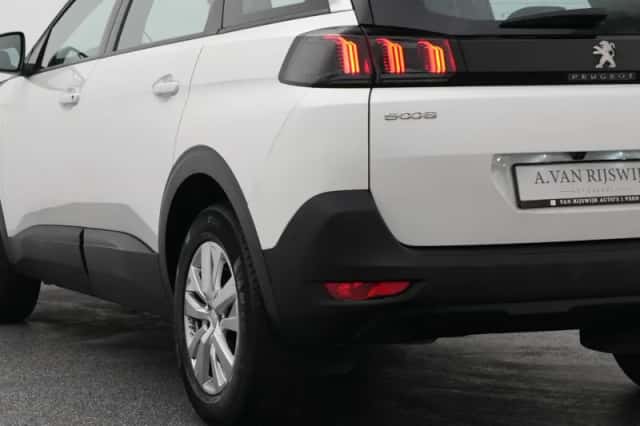 Peugeot 5008 (2021) thumbnail 18
