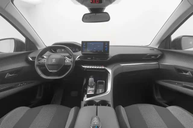 Peugeot 5008 (2021) thumbnail 3
