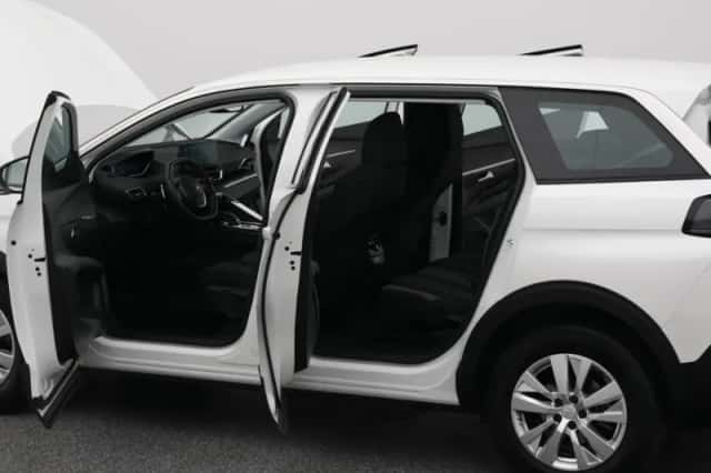 Peugeot 5008 (2021) thumbnail 33