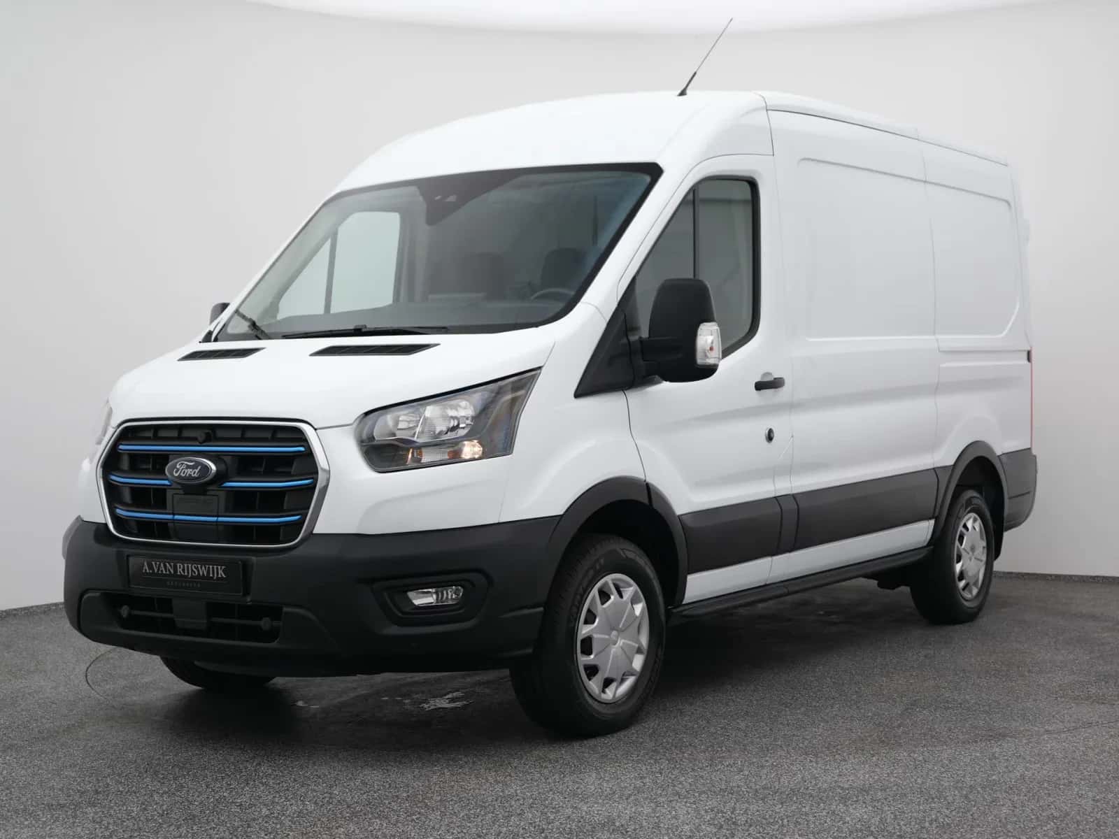 Ford E-Transit (2023) — foto 1