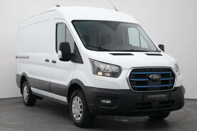 Ford E-Transit (2023) thumbnail 2