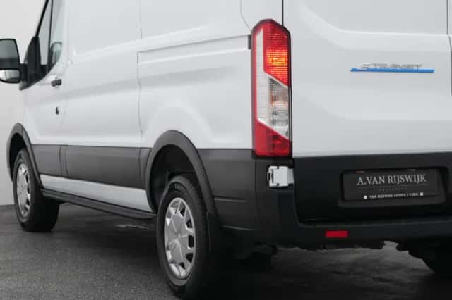 Ford E-Transit (2023) thumbnail 19