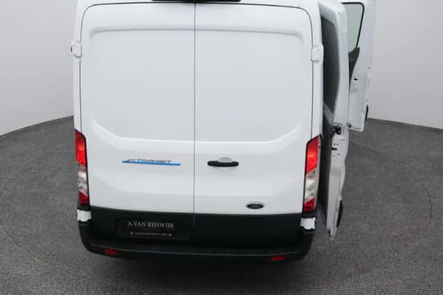 Ford E-Transit (2023) thumbnail 30