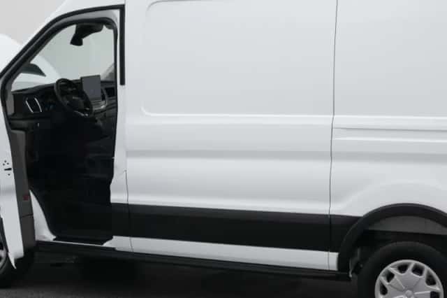 Ford E-Transit (2023) thumbnail 34