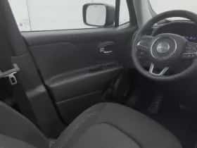 Jeep Renegade (2022) thumbnail 11