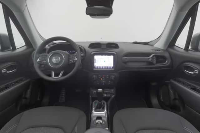 Jeep Renegade (2022) thumbnail 3