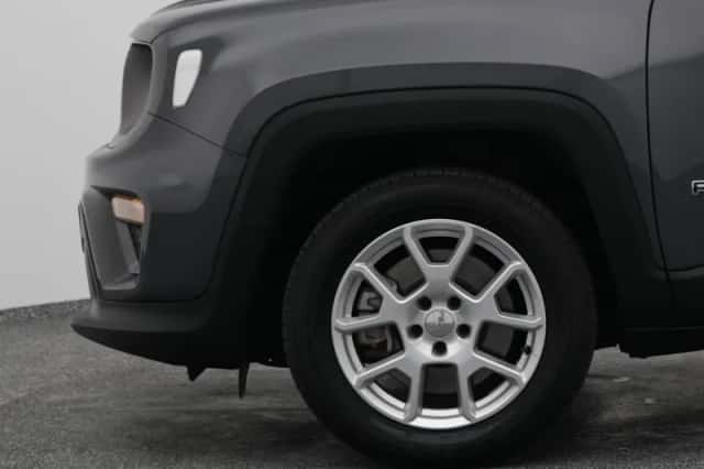 Jeep Renegade (2022) thumbnail 21
