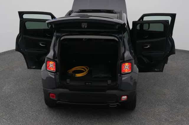 Jeep Renegade (2022) thumbnail 29