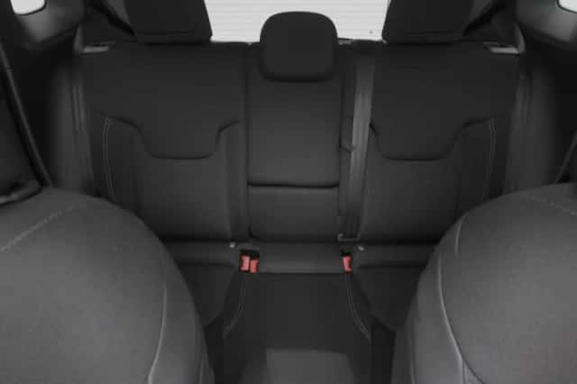 Jeep Renegade (2022) thumbnail 4
