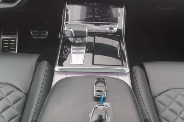 Audi Q8 (2021) thumbnail 12