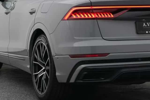 Audi Q8 (2021) thumbnail 18