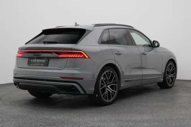 Audi Q8 (2021) thumbnail 6