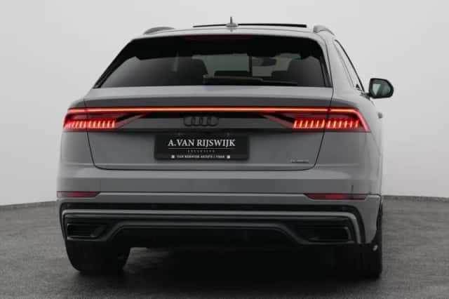 Audi Q8 (2021) thumbnail 10