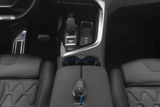 Peugeot 3008 (2021) thumbnail 12
