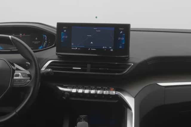 Peugeot 3008 (2021) thumbnail 8