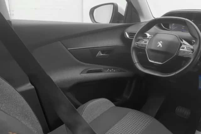Peugeot 3008 (2020) thumbnail 11