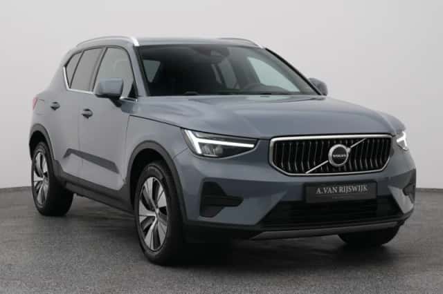 Volvo XC40 (2023) thumbnail 2