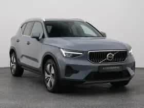 Volvo XC40 (2023) thumbnail 2
