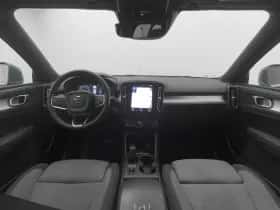 Volvo XC40 (2023) thumbnail 3