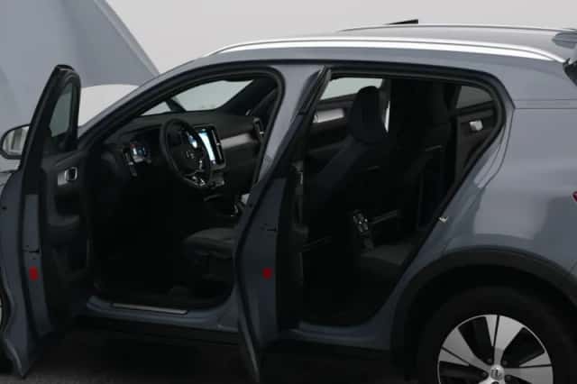 Volvo XC40 (2023) thumbnail 33
