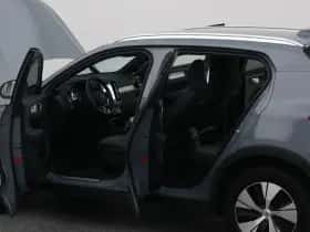 Volvo XC40 (2023) thumbnail 33