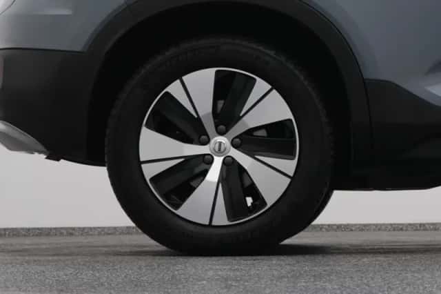 Volvo XC40 (2023) thumbnail 41