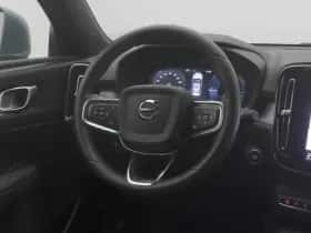 Volvo XC40 (2023) thumbnail 7