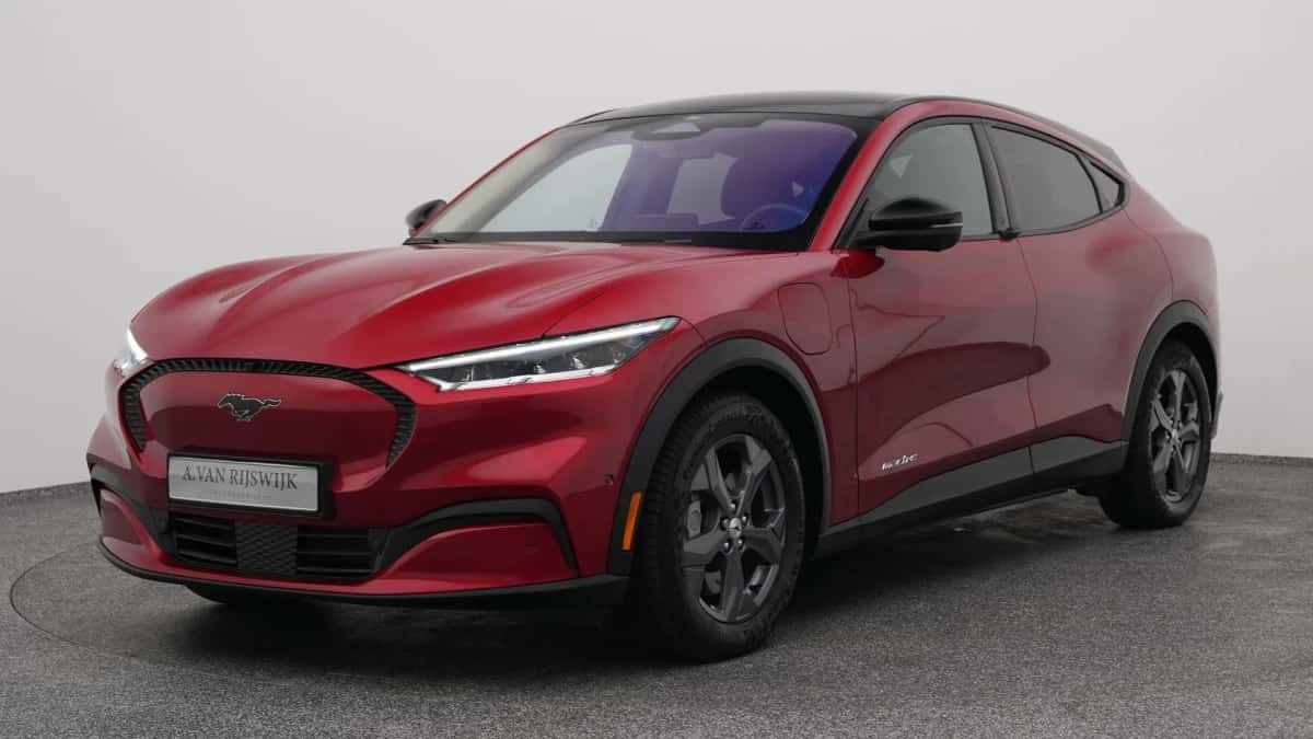 Ford Mustang (2023) — foto 1