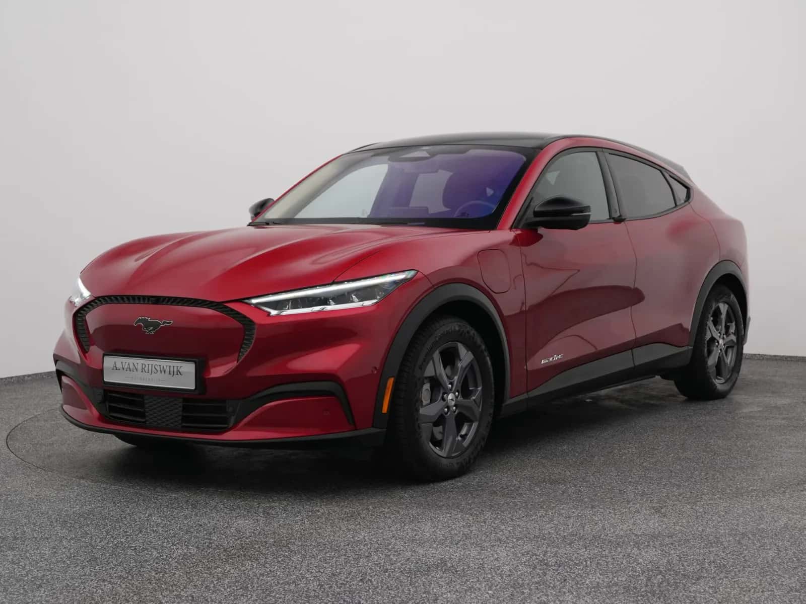Ford Mustang (2023) — foto 1