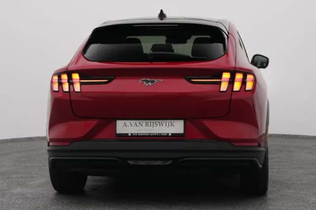 Ford Mustang (2023) thumbnail 11