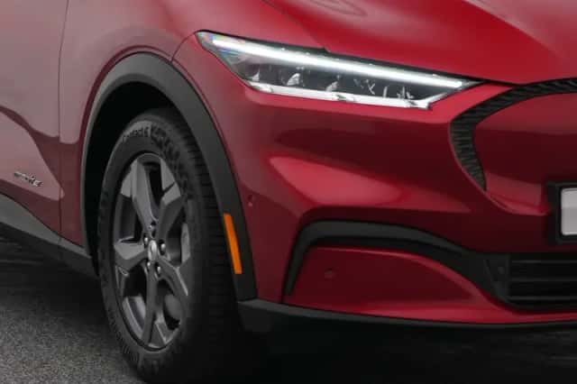 Ford Mustang (2023) thumbnail 18
