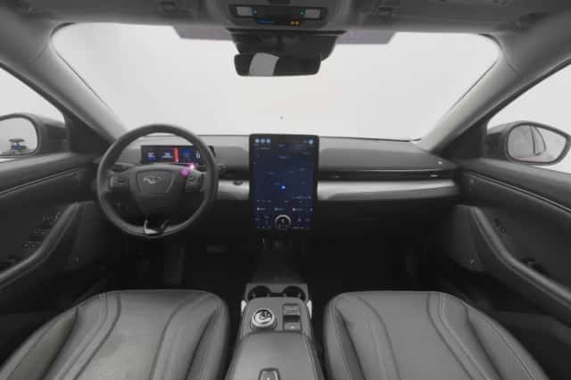 Ford Mustang (2023) thumbnail 3
