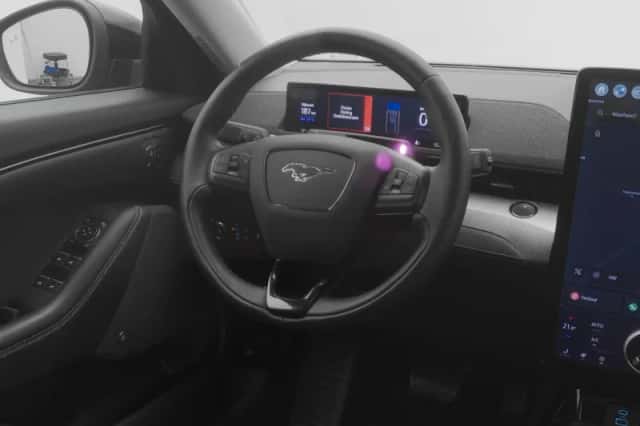 Ford Mustang (2023) thumbnail 8