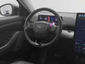 Ford Mustang (2023) thumbnail 8