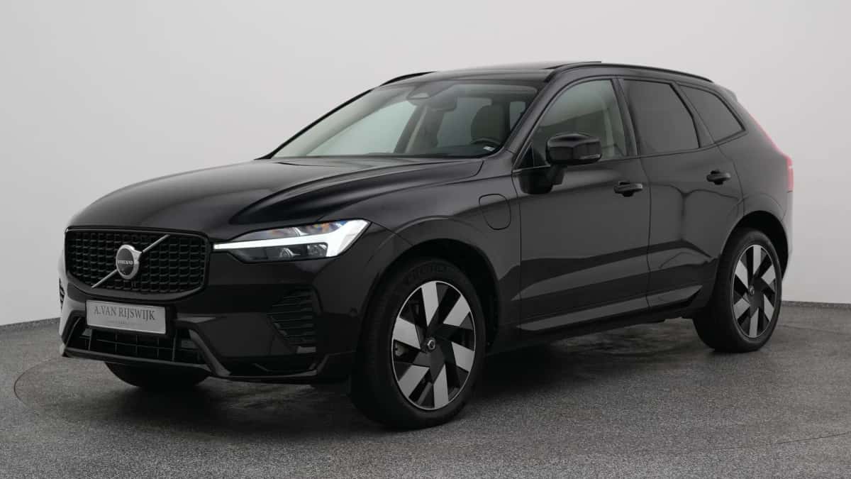 Volvo XC60 (2023) — foto 1