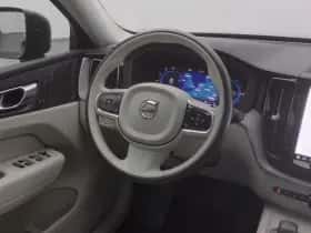 Volvo XC60 (2023) thumbnail 7