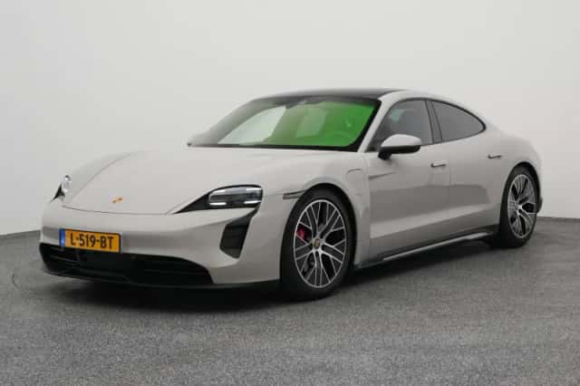 Porsche Taycan (2021) thumbnail 1