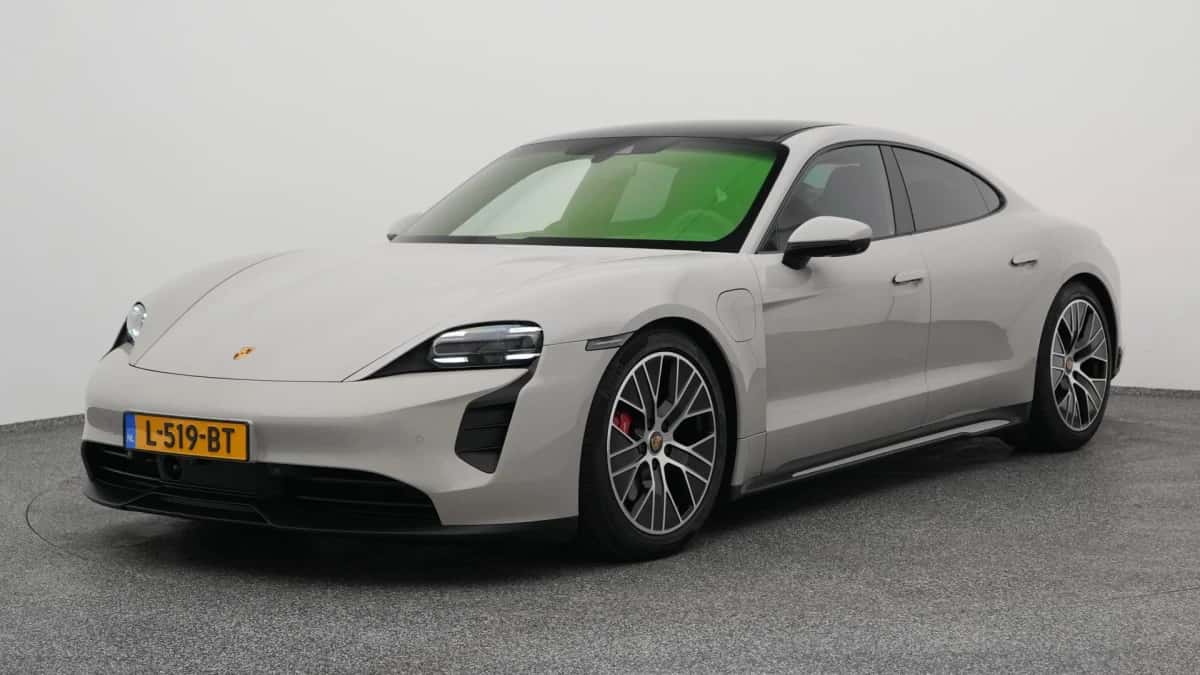 Porsche Taycan (2021) — foto 1