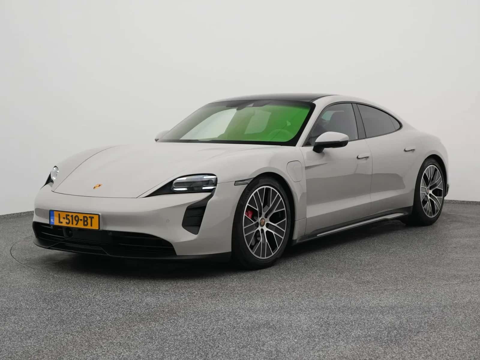 Porsche Taycan (2021) — foto 1
